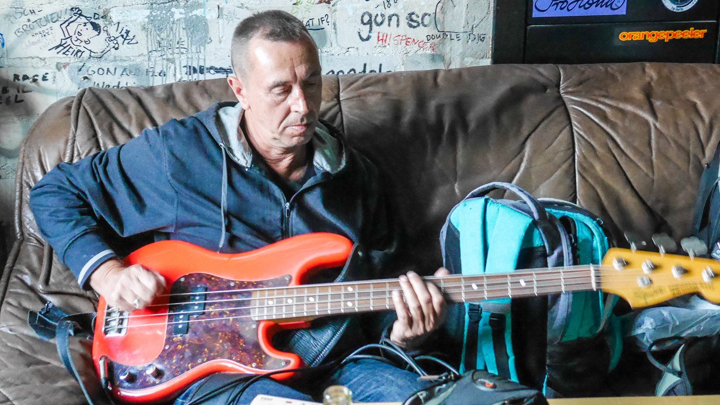 Zum-Tod-des-Fehlfarben-Bassisten-Michael-Kemner-Ohne-Atempause-Rockgeschichte-gemacht