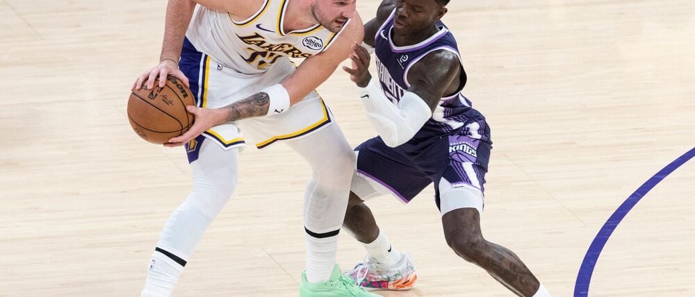 Schröder (rechts) ist in der NBA für drei Spiele gesperrt worden. (Archivbild)