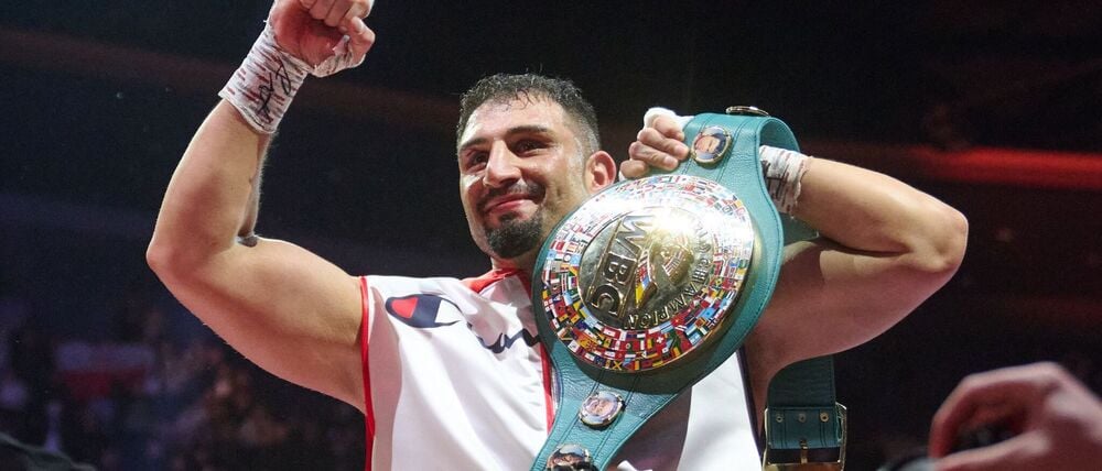 Der deutsche Schwergewichtsboxer Agit Kabayel hat seinen Interims-WM-Titel verteidigt.