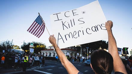 Ein Anti-ICE-Protest in St. Petersburg, Florida.