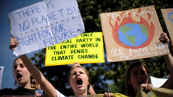 Noch 2019 demonstrierten Menschen vor dem Capitol in Washington für mehr Klimaschutz.