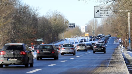 Die Baustelle an der Brücke über den Horstweg.