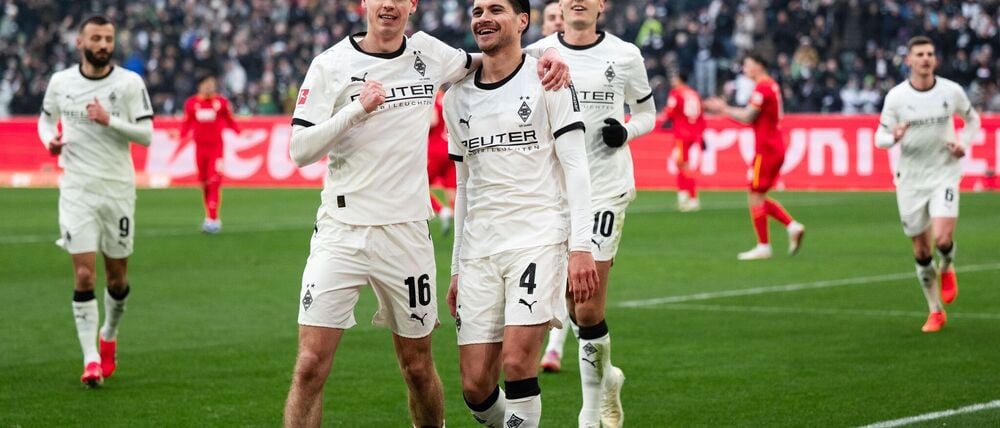 Sander und Diks freuen sich über die frühe Führung.