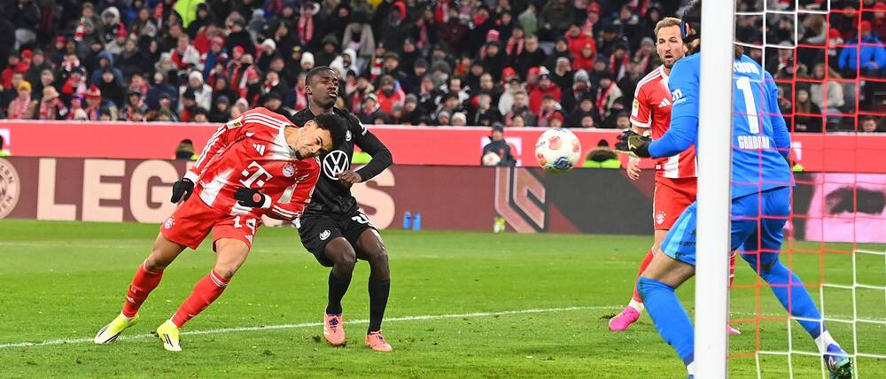 Luis Diaz trifft per Kopf zum 2:1 für den FC Bayern, danach war der Widerstand der Wolfsburger gebrochen.