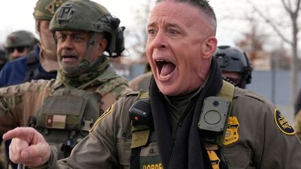 Zahlreiche Bundesbeamte sind schon in Minneapolis - nun sollen noch mehr kommen.