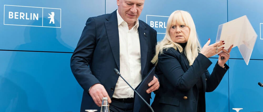 07.01.2026,Berlin,Pressebriefing zum Anschlag auf das Berliner Stromnetz im Roten Rathaus.Kai Wegner, Regierender Bürgermeister von Berlin sowie Iris Spranger, Senatorin für Inneres und Sport *** 07 01 2026,Berlin,Press briefing on the attack on the Berlin power grid in the Rotes Rathaus Kai Wegner, Governing Mayor of Berlin and Iris Spranger, Senator for the Interior and Sport