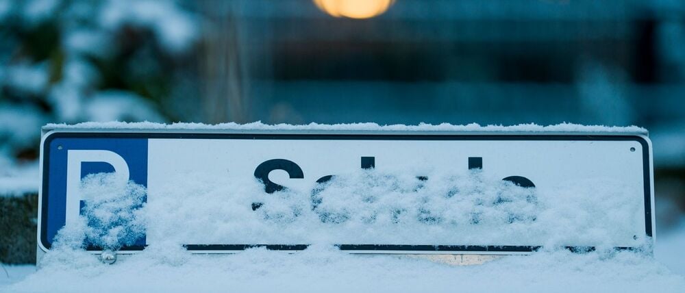 Wegen Glätte fällt am Dienstag die Präsenzpflicht an den Brandenburger Schulen aus. (Symbolbild)