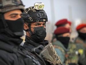 Kurdische Kämpfer sammeln sich außerhalb von Aleppo.