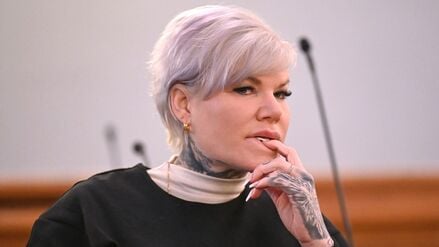 Nach Hitlergruß-Vorwurf fordert die Staatsanwaltschaft eine Geldstrafe für Melanie Müller gefordert - Verteidigung will Freispruch.