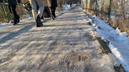 Ab Montagabend könnte es in Berlin Glatteis geben, sagen die Meteorologen. (Archivbild)