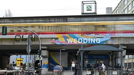 Wegen mutmaßlicher Brandstiftung bleibt der S-Bahnhof Wedding voraussichtlich bis Anfang Februar vom Ringbahnverkehr getrennt. (Archivbild)