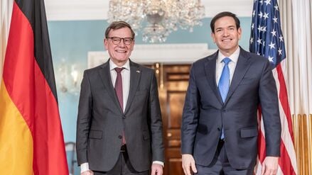 Beim Gespräch von Außenminister Johann Wadephul (l., CDU) mit seinem US-Kollegen Marco Rubio geht es auch um die Drohungen von US-Präsident Donald Trump gegen Grönland.