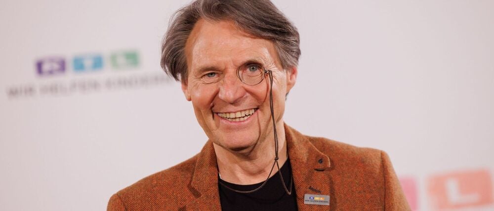 Dem Serien-Schauspieler und Monokel-Fan Wolfgang Bahro („Gute Zeiten, schlechte Zeiten“) gibt der Erfolg von Arzt- und Krankenhausserien Rätsel auf. (Archivbild)