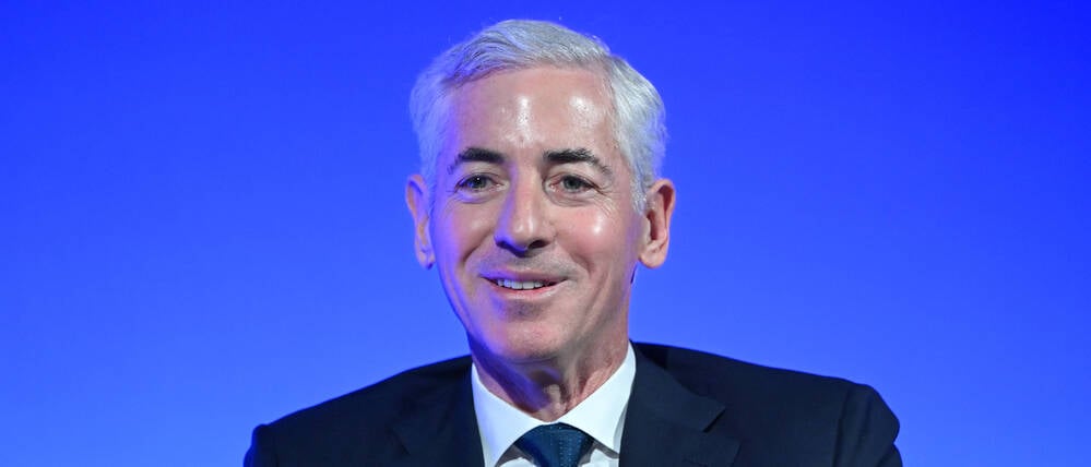 Der Milliardär Bill Ackman unterstützt eine GoFundMe-Kampagne für den ICE-Beamten, der eine 37-jährige Frau erschossen haben soll.