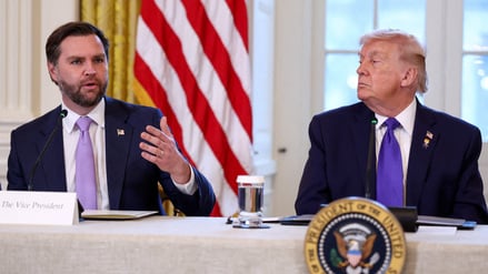 Vizepräsident JD Vance drängt offenbar im Weißen Haus darauf, im Konflikt mit Teheran zunächst auf Diplomatie zu setzen.