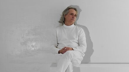 „Serotonin“, inszeniert von Sebastian Hartmann am Hans Otto Theater, wuede eingeladen zum Theatertreffen 2026.