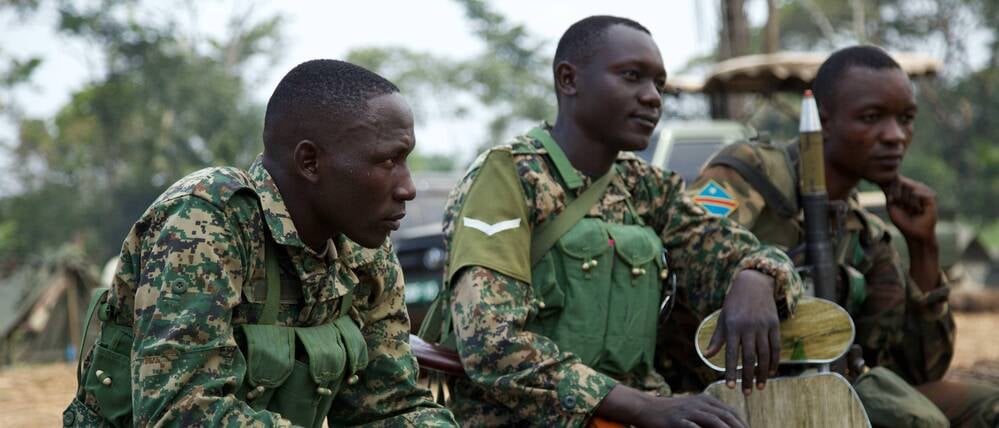 Soldaten während einer gemeinsamen Militäroperation Ugandas und der Demokratischen Republik Kongo gegen bewaffnete Kräfte im Gebiet Beni im Nordosten der Demokratischen Republik Kongo (Symbolbild).