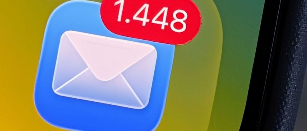 Nach einer Bitkom-Studie landen im Durchschnitt täglich 53 Mails in geschäftlichen Mail-Postfächern.