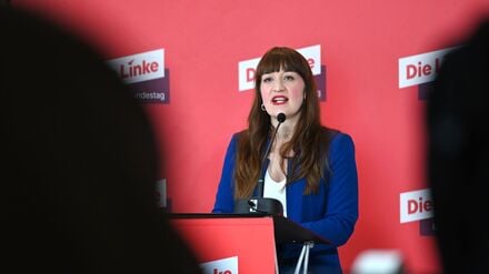 Linksfraktionschefin Reichinnek kritisiert Pläne von Alexander Dobrindt als Konsequenz aus dem Anschlag auf das Berliner Stromnetz.