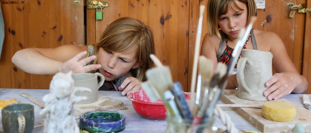 Im Treffpunkt Freizeit gibt es in den Ferien eine Töpferwerkstatt.