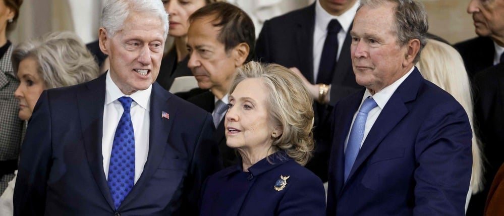 Ex-US-Präsident Bill Clinton, Ex-Außenministerin Hillary Clinton und Bill Clintons Nachfolger im Amt, George W. Bush.