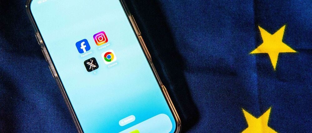 Die EU-Kommission ist trotz anhaltender Kritik an der US-Plattform weiterhin dort aktiv. (Symbolbild)