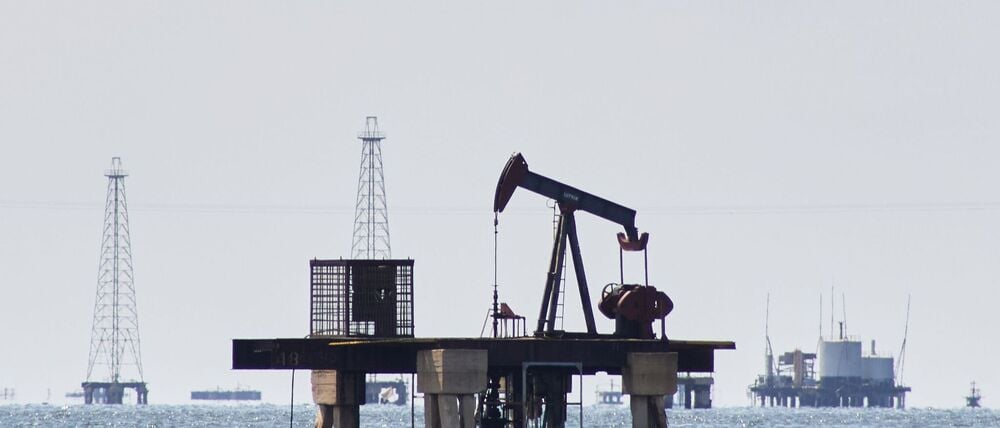 Die Förderung von Öl und Gas heizt das Klima weiter an – und ist dennoch weiter stark verbreitet oder wird wie von US-Präsident Donald Trump sogar noch vorangetrieben.