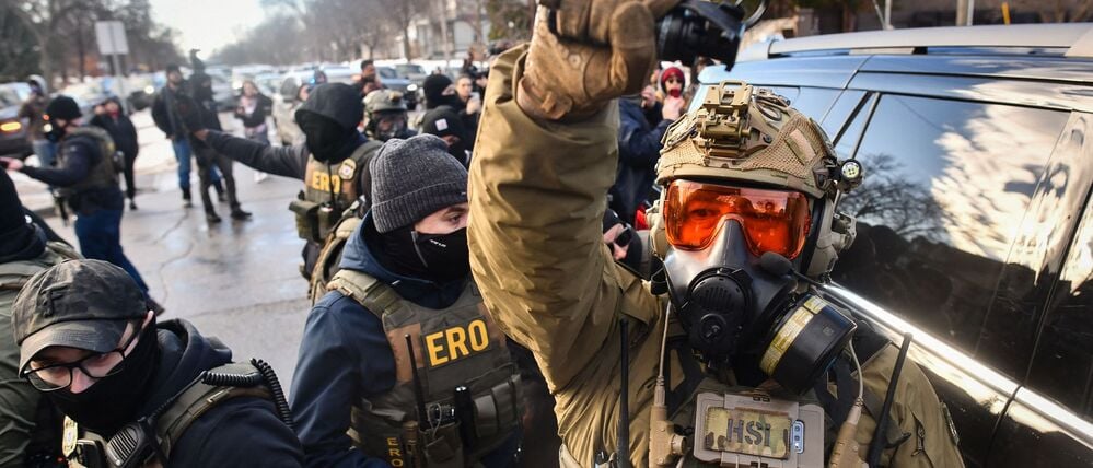 ICE-Beamte bringen Angst in die Straßen von Minneapolis.