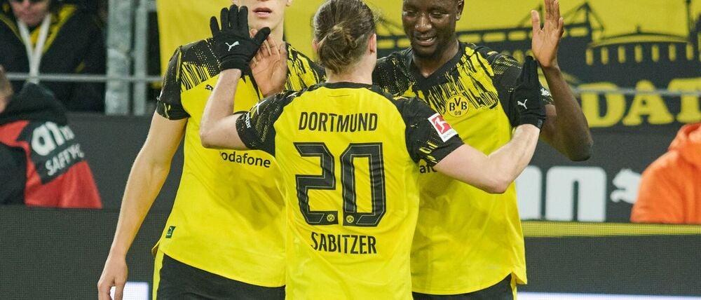 Serhou Guirassy (r) hatte gegen Werder Grund zur Freude.