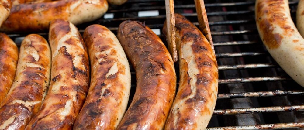 Dürfen Würstchen unter dem Namen „Eberswalder“ bald woanders produziert werden? Die IHK Ostbrandenburg sieht die Marke fest an die Region gebunden. (Symbolbild)
