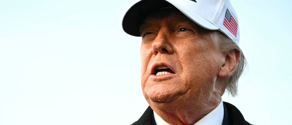 US-Präsident Donald Trump spricht am 13. Januar 2026 nach seiner Rückkehr zur Joint Base Andrews in Maryland vor der Presse.