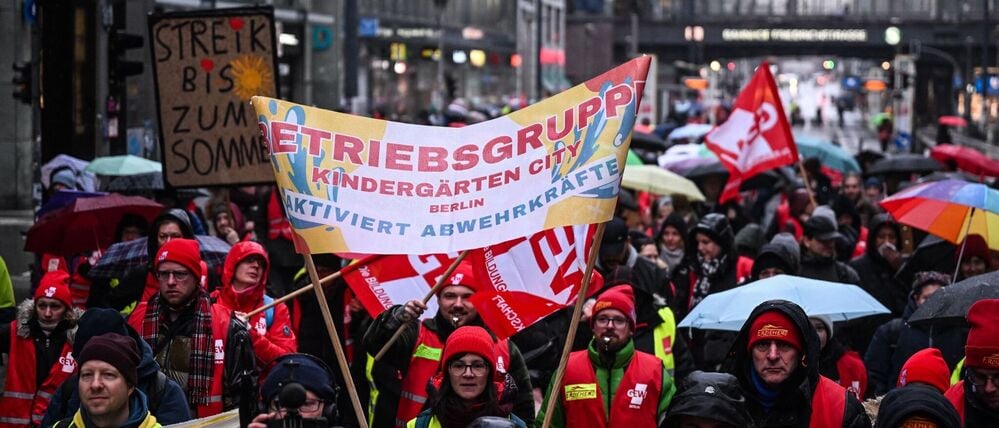 Beschäftigte des öffentlichen Dienstes in Berlin demonstrierten in der Innenstadt.