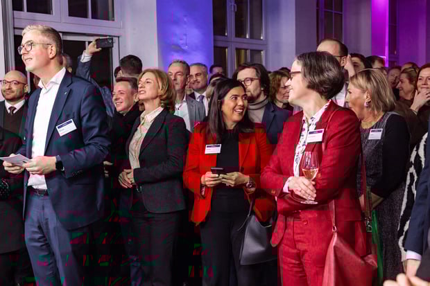 vlnr: Finanzsenator Stefan Evers, PNN-Chefredakteurin Sabine Schicketanz, Aygül Özkan, Hauptgeschäftsführerin Zentraler Immobilien Ausschuss (ZIA) e.V., Prof. Dr. Julia Blumenthal, Präsidentin Humboldt-Universität zu Berlin