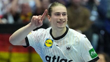 ARCHIV - 15.01.2025, Dänemark, Herning: Handball: WM, Deutschland - Polen, Vorrunde, Gruppe A, 1. Spieltag in der Jyske Bank Boxen.  (zu dpa: «Kniffliger EM-Start: DHB-Team droht ein «Handball-Cordoba»») Foto: Sören Stache/dpa +++ dpa-Bildfunk +++