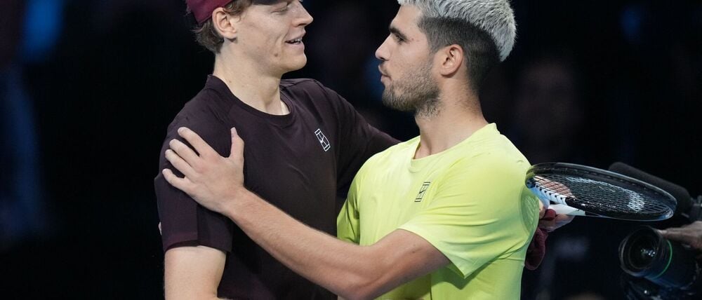 Jannik Sinner und Carlos Alcaraz verstehen sich trotz aller Rivalität gut. (Archivbild)