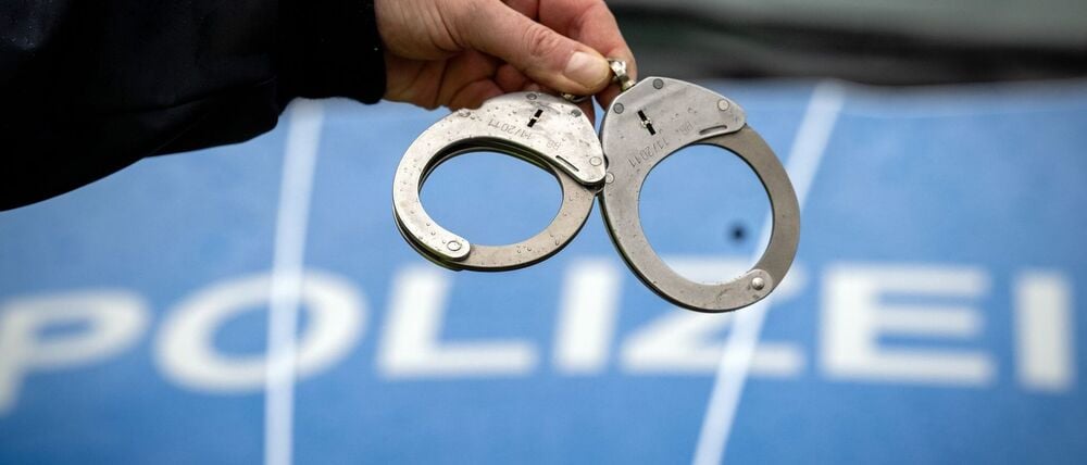Der 27-Jährige wurde vorläufig festgenommen und später wieder entlassen. (Symbolbild)