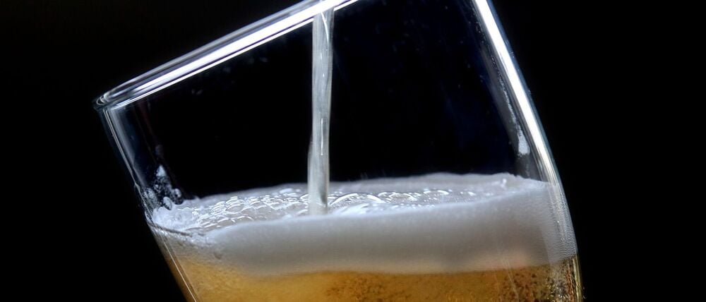 Der deutsche Biermarkt ist 2025 außergewöhnlich stark um mehr als sechs Prozent geschrumpft.