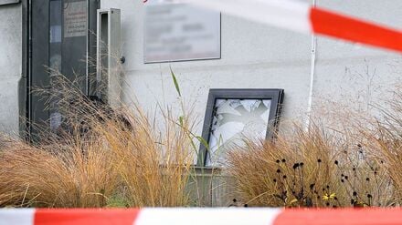 An zwei großen Berliner Krankenhäusern gab es im November eine mutmaßlich politisch motivierte Brandstiftung und eine Explosion durch Pyrotechnik.