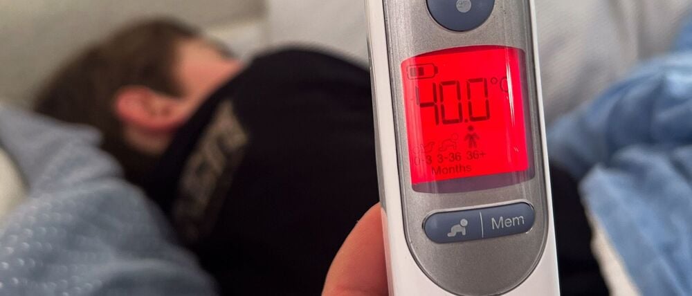 Eine Grippe beginnt meistens plötzlich mit Fieber oder einem deutlichen Krankheitsgefühl. (Symbolbild)