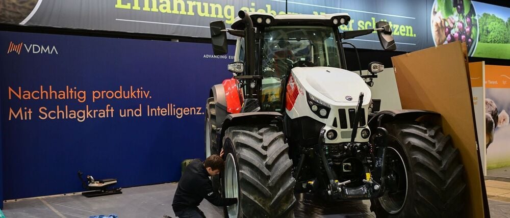 Aufbauarbeiten für die Grüne Woche.