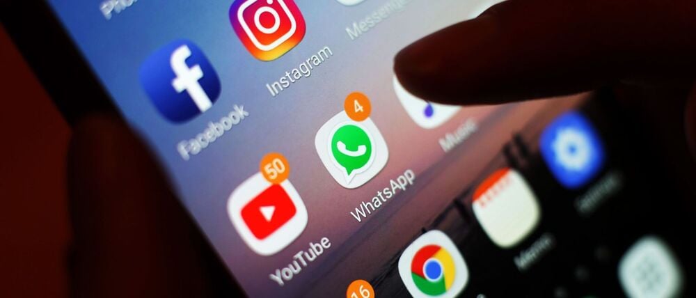 Eltern können auf Youtube kontrollieren ob, wann und wie lange ihre Kinder Kurzvideos schauen. (Symbolbild)