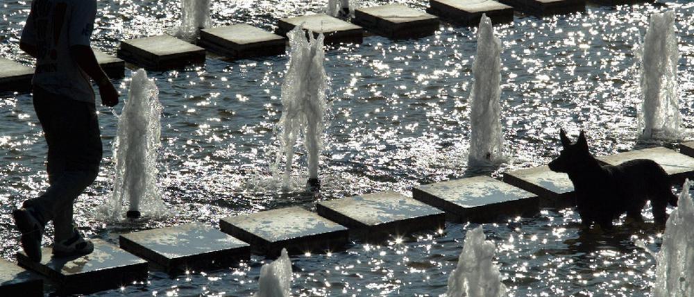 Brunnen vor dem Fernsehturm