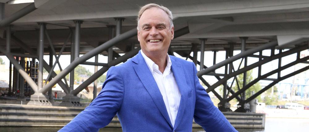 Georg Kofler beim Fototermin zur Unterhaltungsshow Die Höhle der Löwen in den Design Offices Berlin Humboldthafen. 