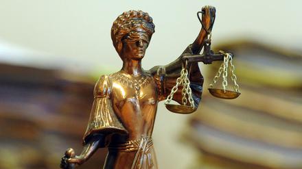 Ausgewogen urteilen. Darum geht es.