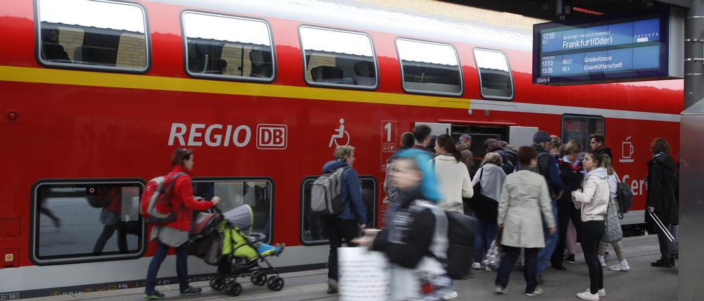 Ab 1. Mai können Reisende Regionalzüge für 49 Euro im Monat nutzen.