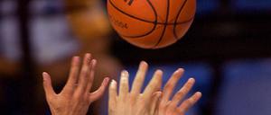071004basketball