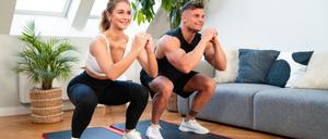 Besonders begehrt sind derzeit die Fitnessmatten. Neolymp nutzt ein besonderes Pressverfahren zur Herstellung, was die Matten robuster und hochwertiger machen soll.