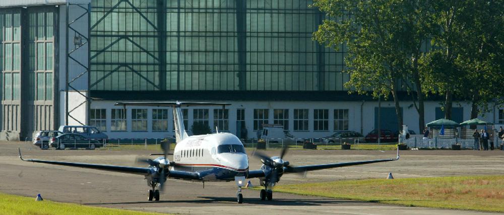 Neuhardenbergs erster Linienflug nach Polen
