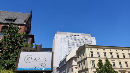 Die Bettenburg der Charité auf dem Campus in Mitte: Hier wurden in der Pandemie die besonders schweren Corona-Fälle versorgt.