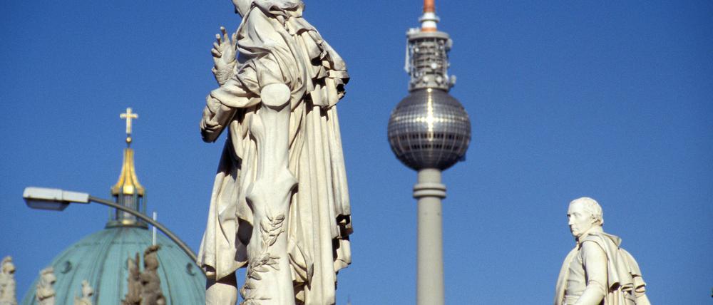 2002 mit Fernsehturm.